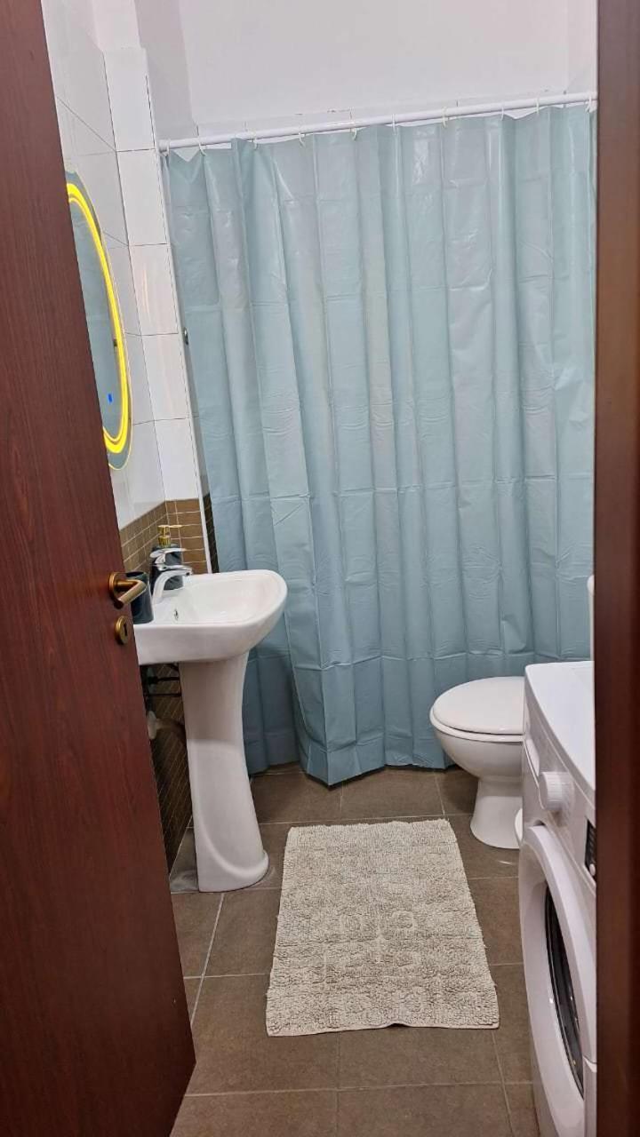 Blera Apartment Vlorë Esterno foto